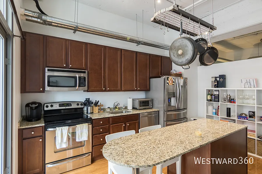 Condo quality 2bed available 9/1 — Photo 3