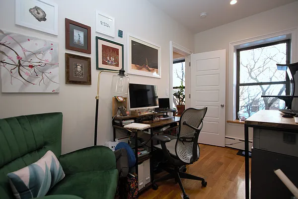 Rented by R New York | media 21