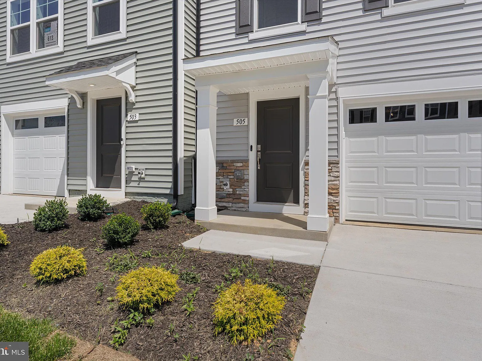 3 bed, 3.5 bath, 1617 sqft, $2,200 — Photo 3