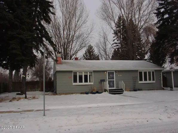 3530 7th Ave N, Grand Forks, ND 58203