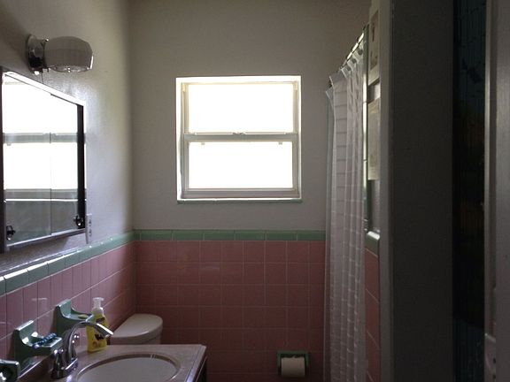 3rd image of 2225 Pamela St
