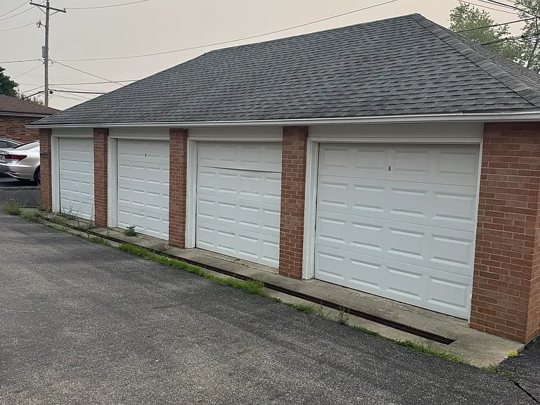 4884 Dierker Rd — Photo 14