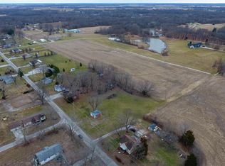 295 4th St, Mount Olive, IL 62069