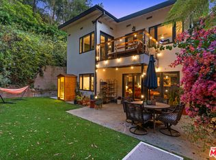 10275 Oletha Ln, Los Angeles, CA 90077