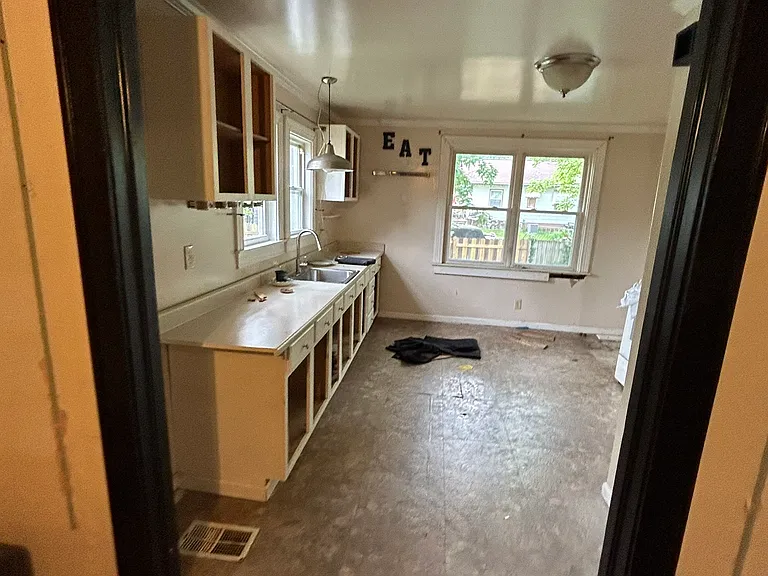 2425 Wheaton Ave — Photo 18