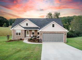 164 Lena Loop, Burns, TN 37029