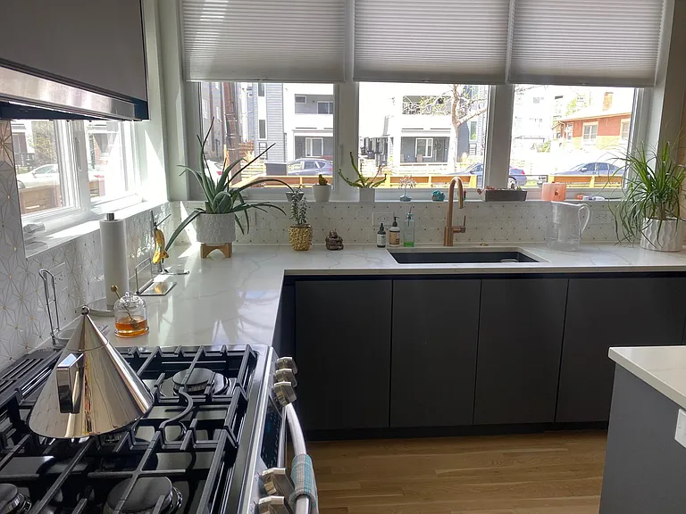 1726 Irving St — Photo 12