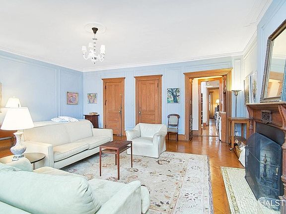 3rd image of 112 W 81st St #4
