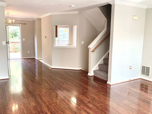 5th image of 156 Hidden Hill Cir