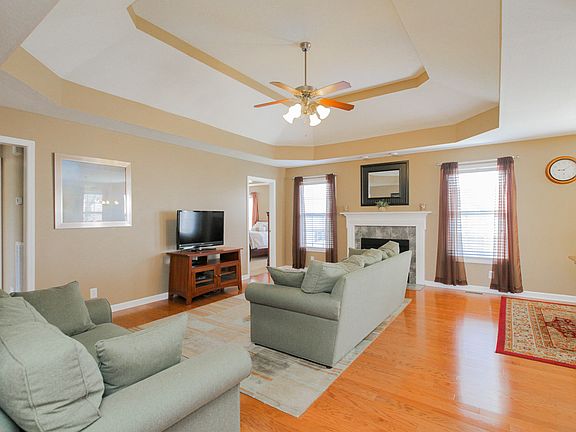 4th image of 1192 Meadow Knoll Ln