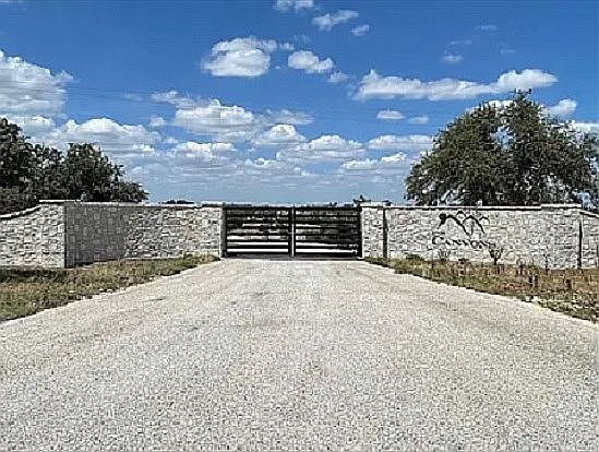 Main Entrance to The Canyons