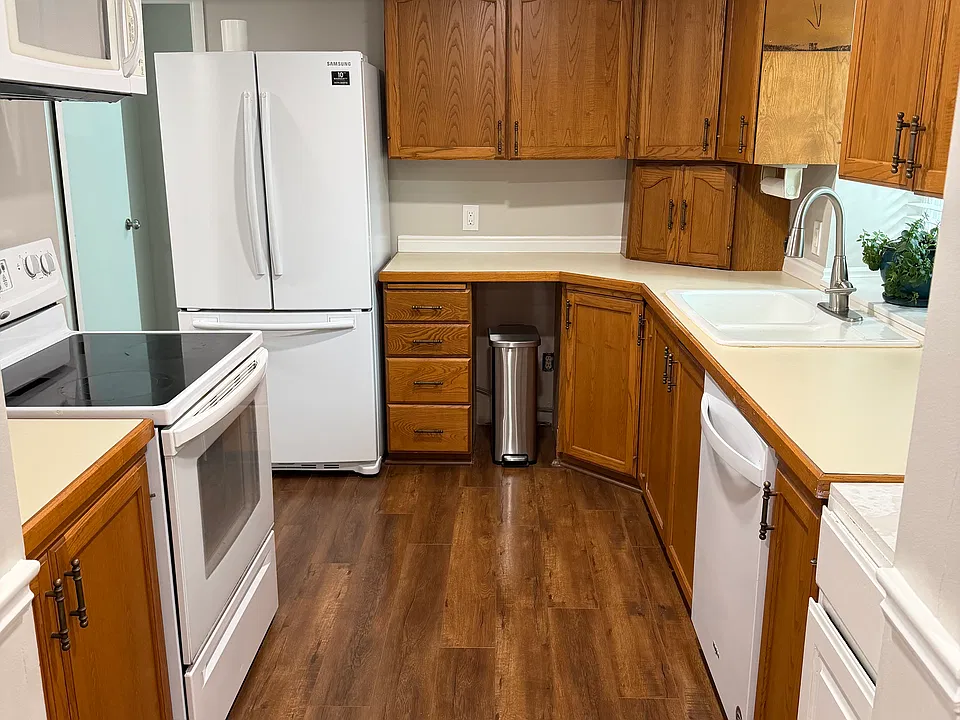 Kitchen - Refrigerator