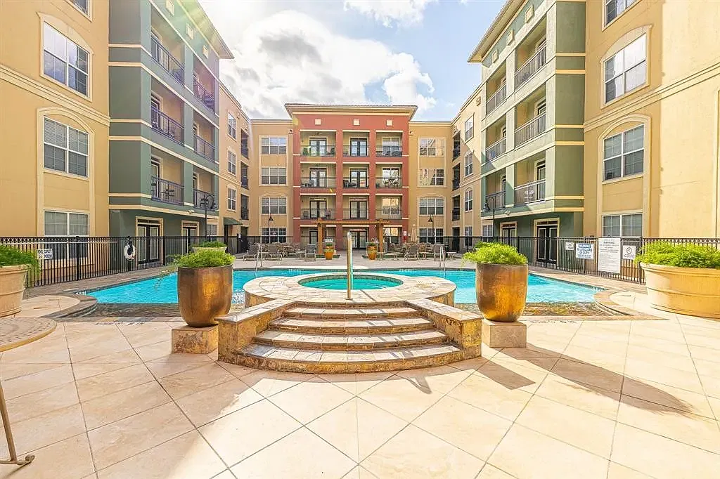 2 bed, 1469 sqft, $2,950 — Photo 1