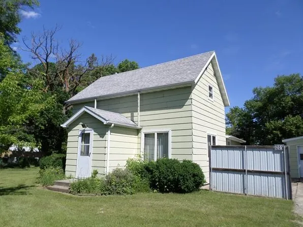 201 Greenwood St, Thief River Falls, MN 56701