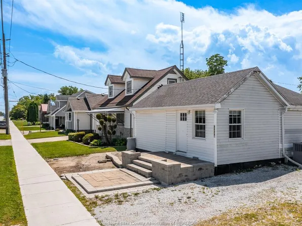 9524 Walker Rd, Amherstburg, ON N0R 1J0