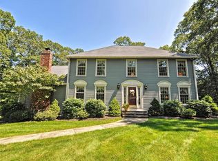 11 Downingwood Dr, Franklin, MA 02038