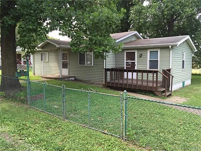 227 Lakeside Ave photo 1