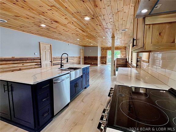 4th image of 747 Applewood Dr