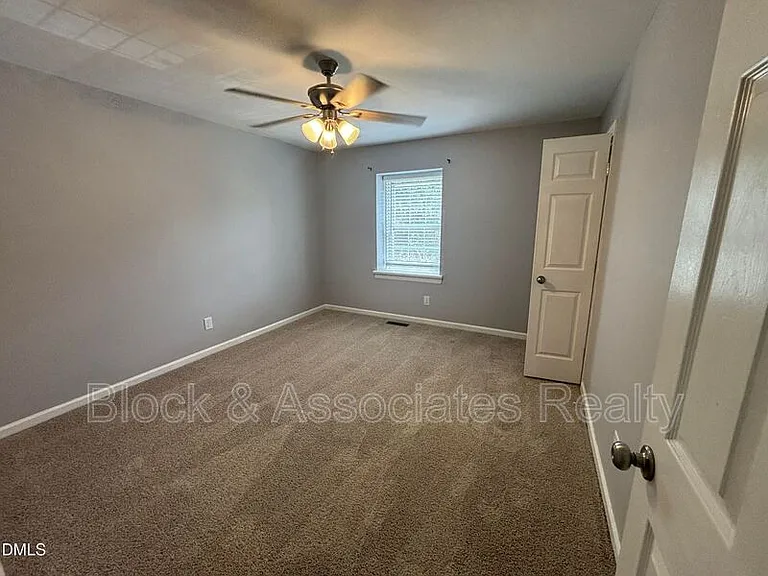 4808 Blue Bird Ct #D — Photo 51