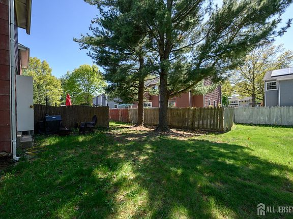 4th image of 38 Gary Ct