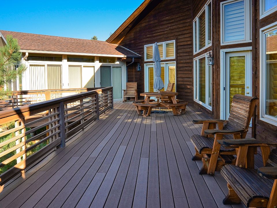 Lots of Outdoor Spaces