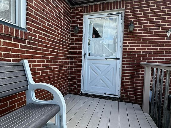 5th image of 309 Orchard Ave