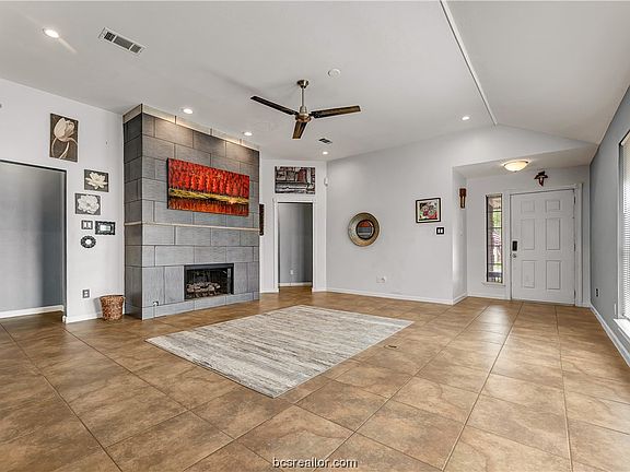 2nd image of 1702 Beaver Pond Ct