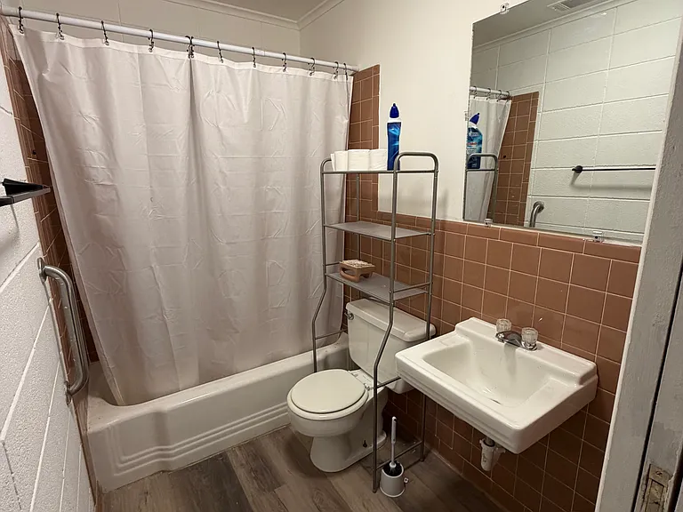 1355 E Main St #9 — Photo 3