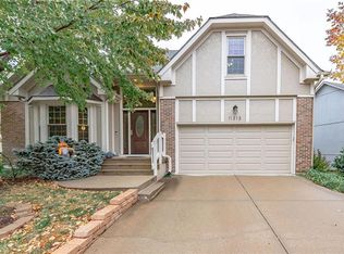 11313 Cody St, Overland Park, KS 66210