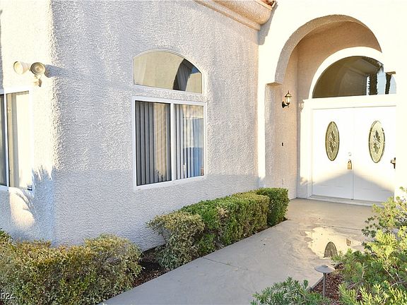 4th image of 2253 Oasis Palm Ct