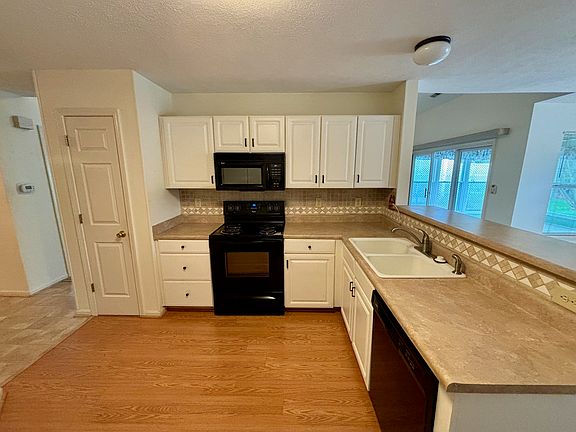 5th image of 3432 Windham Lake Cir