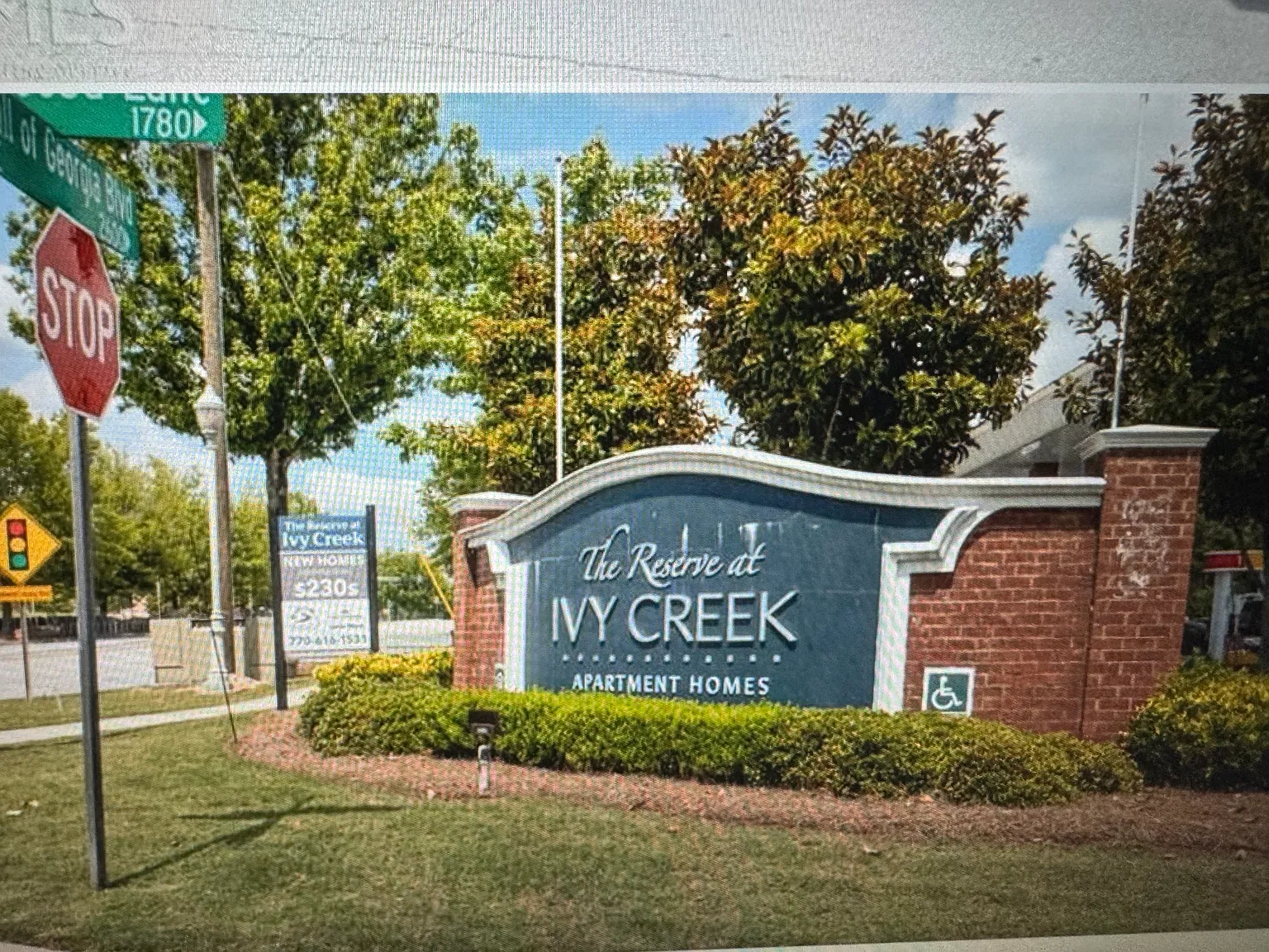 3 bed, 3.5 bath, 1907 sqft, $2,500 — Photo 1