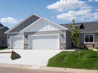 7240 E Waters Edge Pl, Sioux Falls, SD 57110