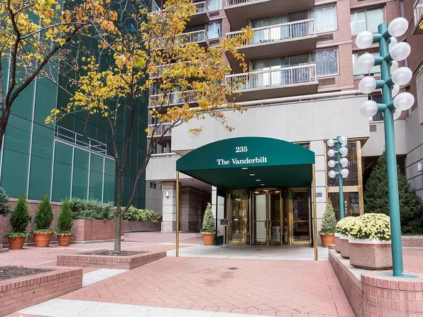 235 East 40th Street 17E image 21 of 21