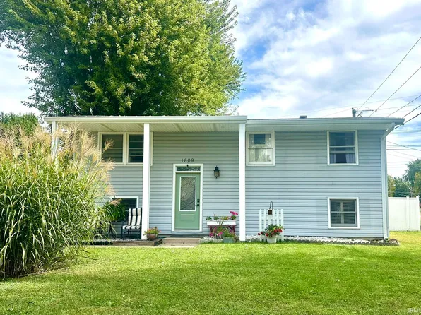 1609 Rue Royale Dr S, Kokomo, IN 46902
