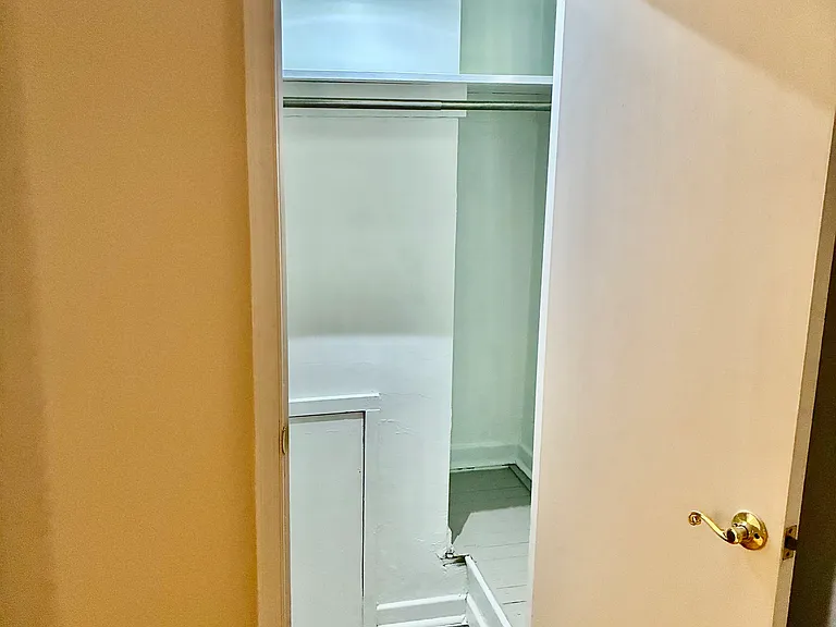 3451 Ainslie St — Photo 29