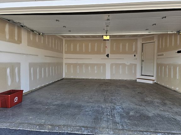 5th image of 165 Acer Ave #1