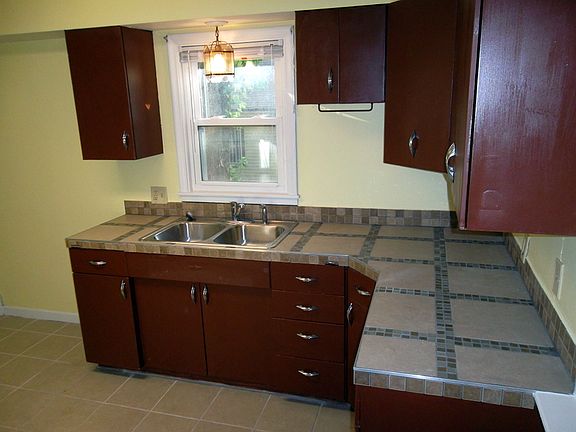 5th image of 1548 Stillwater Ave