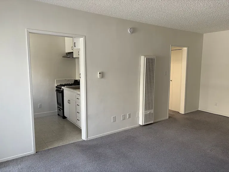 11931 Dorothy St — Photo 2