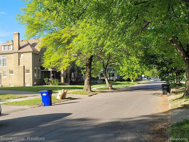 3241 Lawrence St — Photo 24