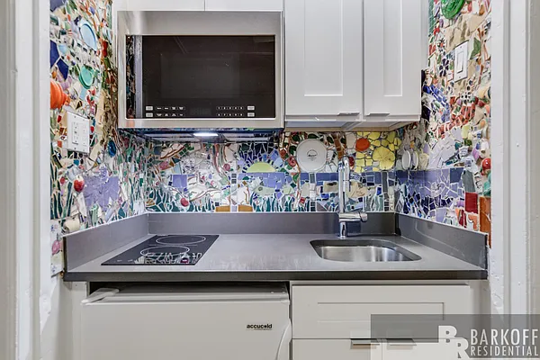 Rented by Barkoff Residential  | media 41