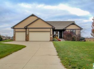 807 Brookside Dr, Jefferson, SD 57038