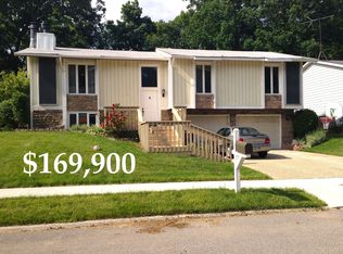 209 Lakeside Dr, Valparaiso, IN 46383