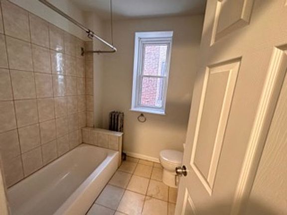 4th image of 4826-30 Walnut St Floor 4828-1