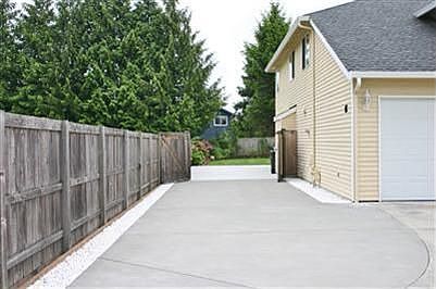 Side parking for RV