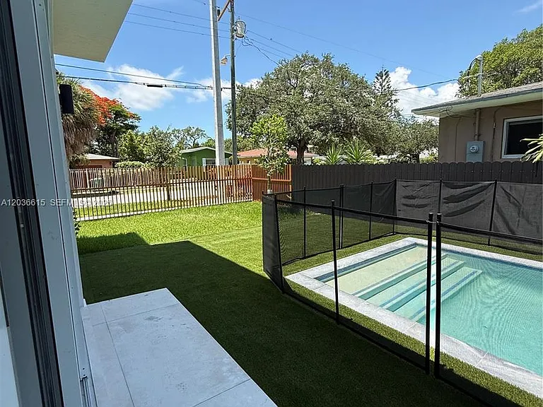 3326 Elizabeth St — Photo 21