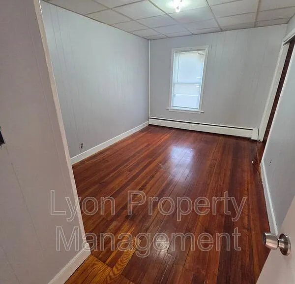 250 Sayles Ave #1 — Photo 10