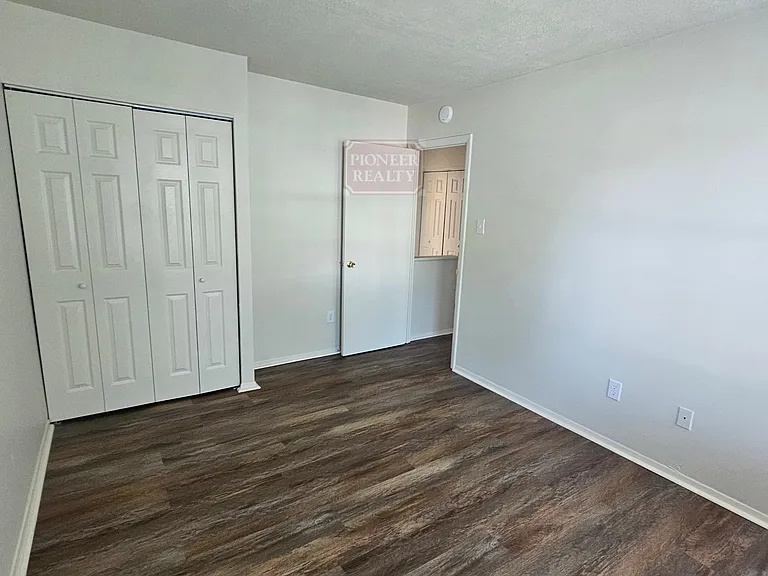 1919 Repp Ct — Photo 9