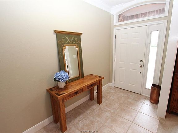 4th image of 304 Bernburg Ln