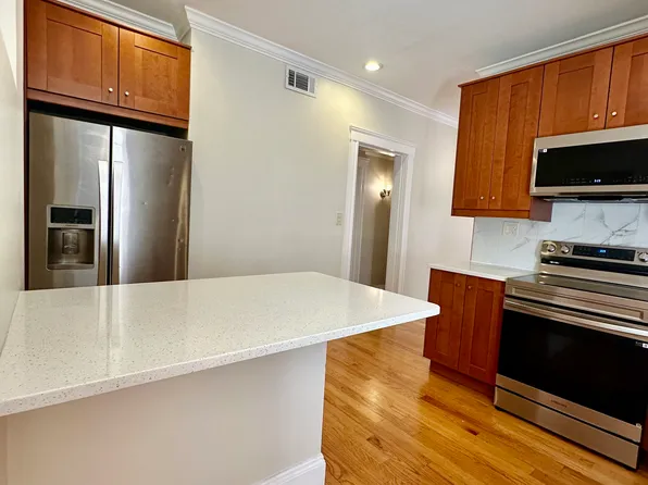 32 Ramsdell Ave Floor 2, Roslindale, MA 02131